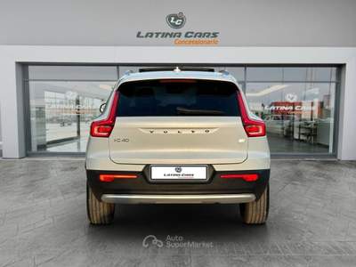 Volvo XC40 1.5 t4 phev Inscription Expression TETTO APRIBILE Bianco usata Latina