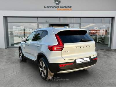 Volvo XC40 1.5 t4 phev Inscription Expression TETTO APRIBILE Bianco usata Latina