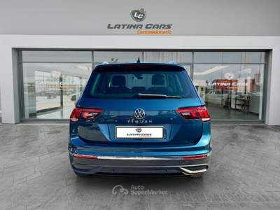 Volkswagen Tiguan 1.5 tsi Life 130cv CON TELECAMERA E CARPLAY Blu/Azzurro usata Latina