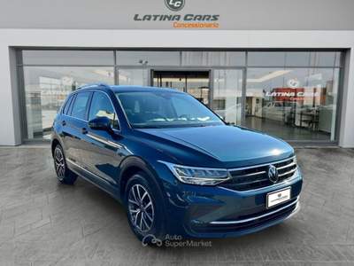 Volkswagen Tiguan 1.5 tsi Life 130cv CON TELECAMERA E CARPLAY Blu/Azzurro usata Latina