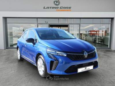 Renault Clio Km0 1.0 sce Evolution 65cv con CarPlay Blu/Azzurro usata Latina