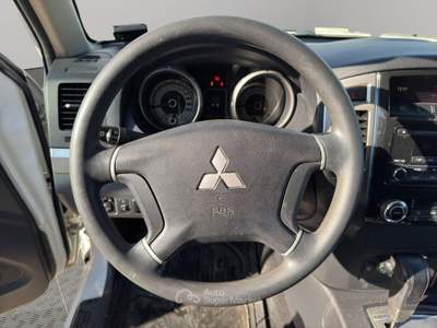 Mitsubishi Pajero 3.2 100th Auto Bianco usata Roma