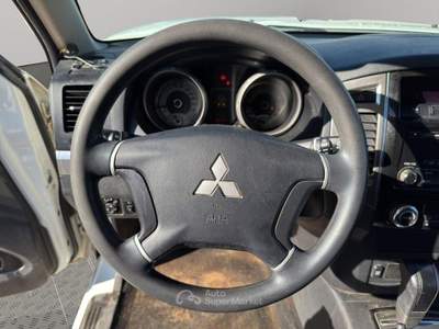 Mitsubishi Pajero 3.2 100th Auto Bianco usata Roma