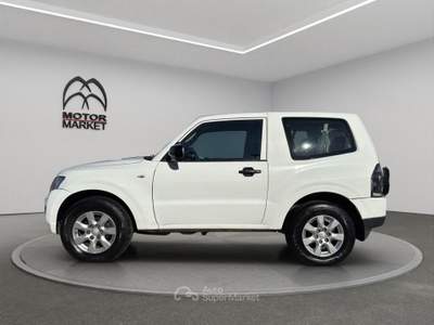 Mitsubishi Pajero 3.2 100th Auto Bianco usata Roma