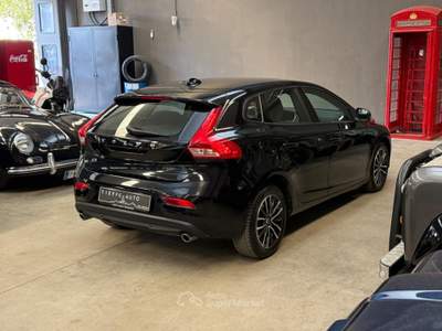 Volvo V40 D2 Geartronic Business Plus Nero usata Bologna