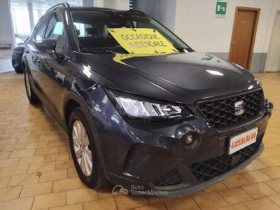 Seat Arona 1.0 EcoTSI Reference 16" Grigio usata Vigevano