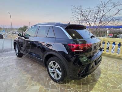 Volkswagen T-Roc SCR 150 CV DSG R-Line#LED#NAVI#CARPLAY#CAM#ALCANTARA#GANCIO TRAINO Nero usata Altamura