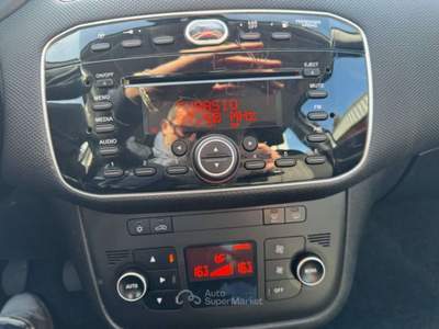 Fiat Punto 1.4 8V 5 porte Natural Power Street Grigio usata Milano