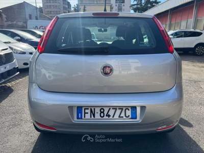 Fiat Punto 1.4 8V 5 porte Natural Power Street Grigio usata Milano