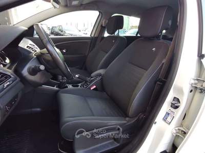 Renault Mégane Megane III SporTour 1.2 tce Limited s&s 115cv* Bianco usata La Loggia