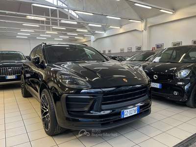 Porsche Macan Macan T 2.0 265cv pdk Nero usata Milano