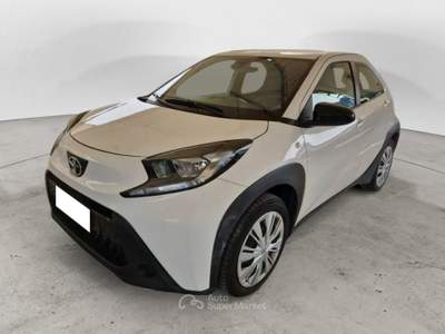 Toyota Aygo X 1.0B (72 CV) Active S-CVT FINO A 3 ANNI DI GARANZIA E 3 ANNI DI MANUTENZIONE ORDINARIA  CAMBIO AUTOMATICO Bianco usata Salerno