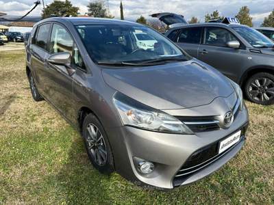 Toyota Verso Verso 1.6 D-4D Style 7 posti Marrone usata Montecchio Precalcino