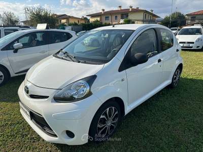 Toyota Aygo Aygo 1.0 12V VVT-i 5 porte Lounge Connect Bianco usata Montecchio Precalcino