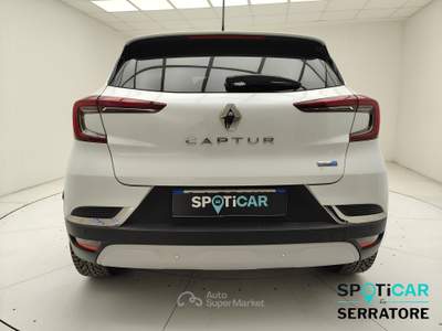 Renault Captur II 2019 1.6 E-Tech hybrid Intens 145cv auto Bianco usata Erba