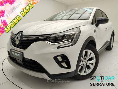 Renault Captur II 2019 1.6 E-Tech hybrid Intens 145cv auto Bianco usata Erba