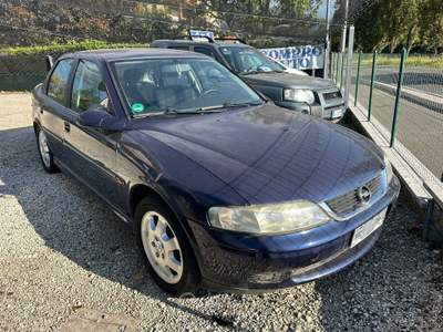 Opel Vectra Vectra 2.0i 16V cat 5 porte CD 100 Blu/Azzurro usata Montecchio Precalcino