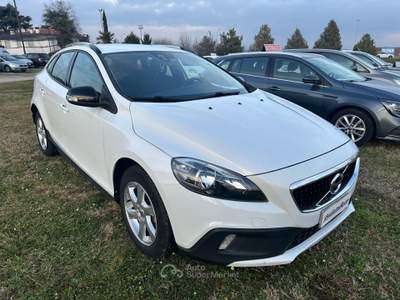 Volvo V40 Cross Country D2 Geartronic Momentum Bianco usata Montecchio Precalcino