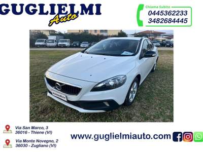 Volvo V40 Cross Country D2 Geartronic Momentum Bianco usata Montecchio Precalcino