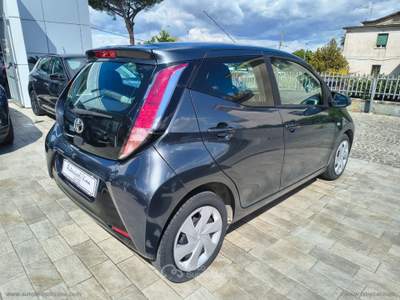 Toyota Aygo Aygo 1.0 VVT-i 69 CV 5p. x-play TSS MMT Grigio usata Somma Vesuviana