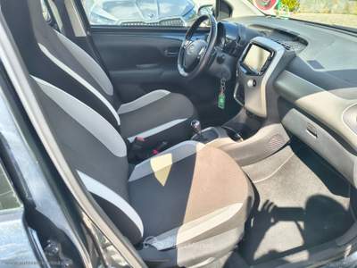 Toyota Aygo Aygo 1.0 VVT-i 69 CV 5p. x-play TSS MMT Grigio usata Somma Vesuviana