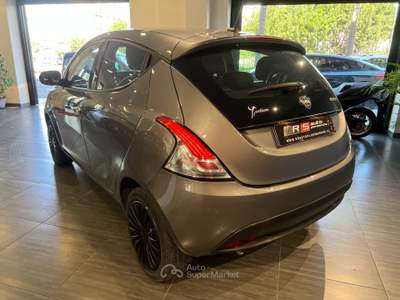 Lancia Ypsilon 5 porte S&S Hybrid Grigio usata Angri
