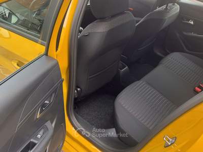 Peugeot 208 1.2 puretech Active s&s 75cv Neo Patentati Oro usata Lesmo