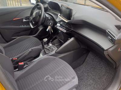 Peugeot 208 1.2 puretech Active s&s 75cv Neo Patentati Oro usata Lesmo