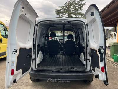 Renault Kangoo RENAULT KANGOO 1.5 DCI 75 CV ENERGY EXPRESS FURGONE Bianco usata Pontecagnano Faiano