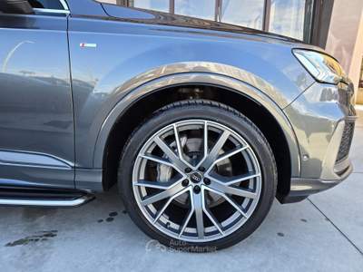 Audi Q7 quattro tiptronic S line 7 posti Grigio usata Brusciano