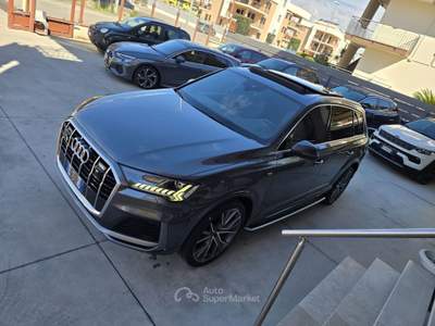 Audi Q7 quattro tiptronic S line 7 posti Grigio usata Brusciano