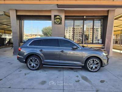 Audi Q7 quattro tiptronic S line 7 posti Grigio usata Brusciano