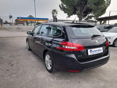 Peugeot 308 PEUGEOT 3008 1.6 BLUEHDI 120 CV SW BUSINESS Blu/Azzurro usata Pontecagnano Faiano