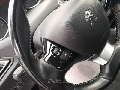 Peugeot 308 PEUGEOT 3008 1.6 BLUEHDI 120 CV SW BUSINESS Blu/Azzurro usata Pontecagnano Faiano