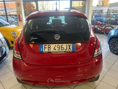 Lancia Ypsilon Ypsilon 1.2 8v GOLD 69cv Rosso usata Caravaggio