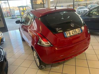 Lancia Ypsilon Ypsilon 1.2 8v GOLD 69cv Rosso usata Caravaggio