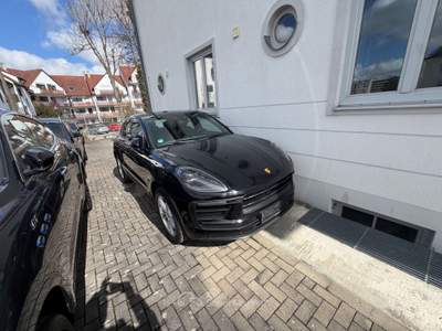 Porsche Macan 2.0 turbo 265cv Tetto Navigatore Nero usata Roma