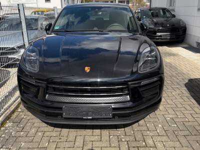 Porsche Macan 2.0 turbo 265cv Tetto Navigatore Nero usata Roma