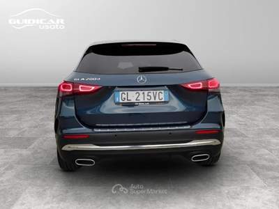 Mercedes-Benz GLA 200 D Premium 8G-DCT Blu/Azzurro usata Lucca