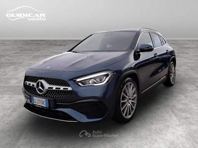Mercedes-Benz GLA 200 D Premium 8G-DCT Blu/Azzurro usata Lucca