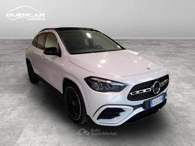 Mercedes-Benz GLA 200 D AMG Line Premium 8G-DCT Bianco usata Lucca