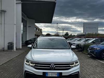 Volkswagen Tiguan 2.0 TDI 200 CV SCR FARI MATRIX DSG 4MOTION R-Line Bianco usata Scandicci