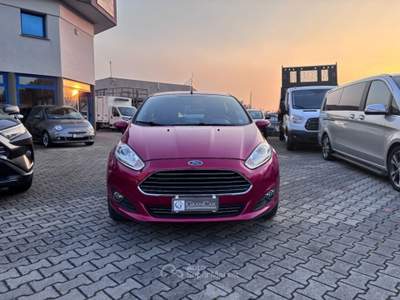 Ford Fiesta 1.0 EcoBoost 100CV 5 porte Powershift Business Rosso usata Zero Branco