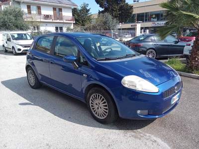 Fiat Grande Punto NEOPATENTATI, GARANZIA ESCLUSA Blu/Azzurro usata Giulianova