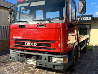 Iveco Eurocargo Carro Attrezzi patente C Rosso usata Civitavecchia