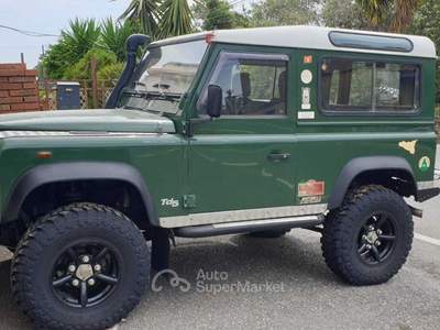 Land Rover Defender Vendo Defender 90 td5 Verde usata Giarre