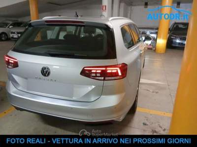 Volkswagen Passat 2.0 TDI EVO Business Fari LED, Navi, Ambient Pack Argento usata Monte San Giusto