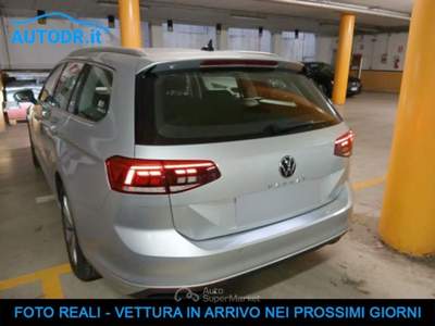 Volkswagen Passat 2.0 TDI EVO Business Fari LED, Navi, Ambient Pack Argento usata Monte San Giusto