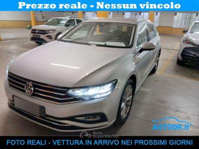 Volkswagen Passat 2.0 TDI EVO Business Fari LED, Navi, Ambient Pack Argento usata Monte San Giusto