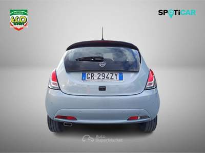 Lancia Ypsilon 1.0 FireFly 5 porte S&S Hybrid Platino Blu/Azzurro usata Cassino